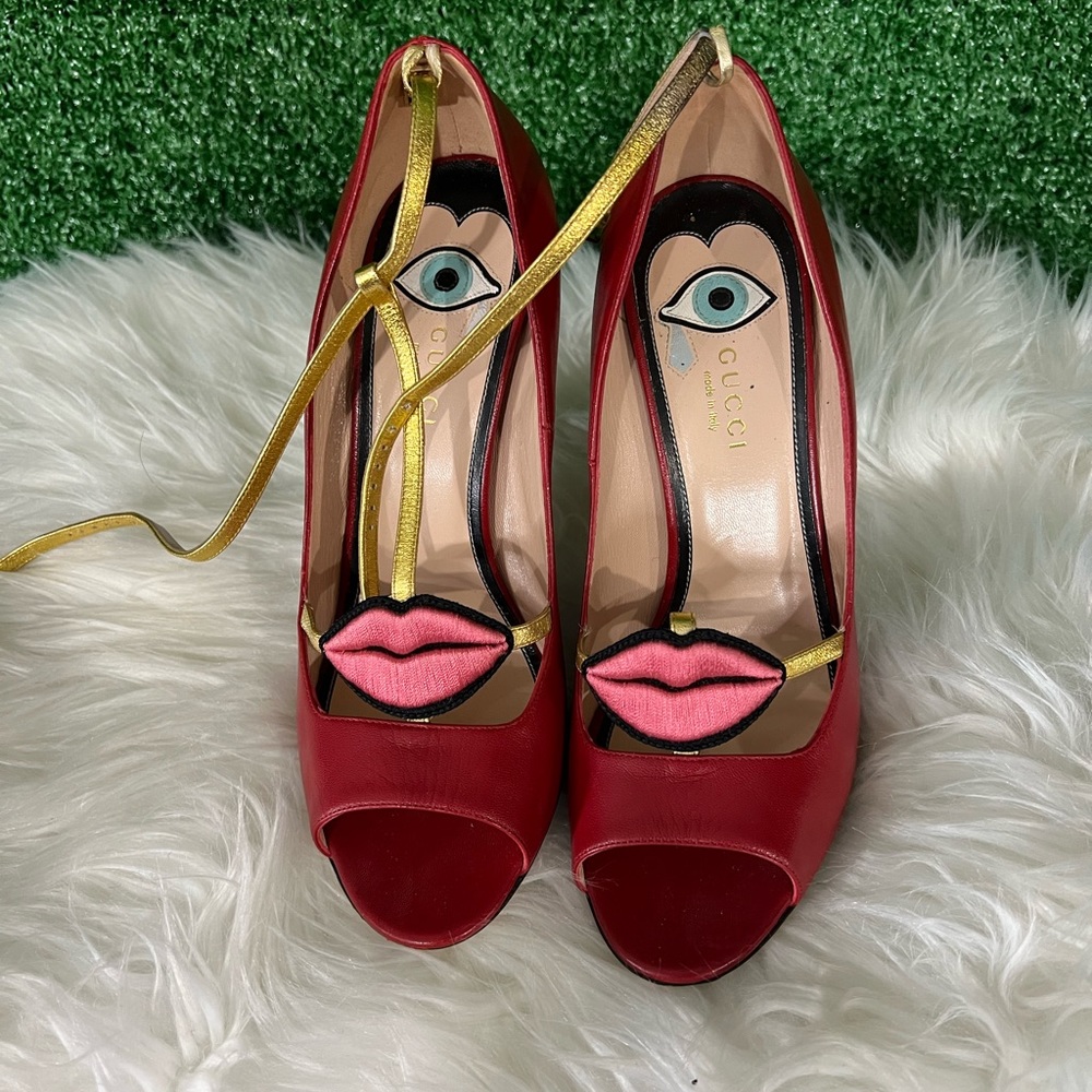 Authentic Gucci Shoes is true to size or 8.5
